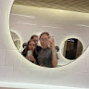 Meet your Posher, Emma